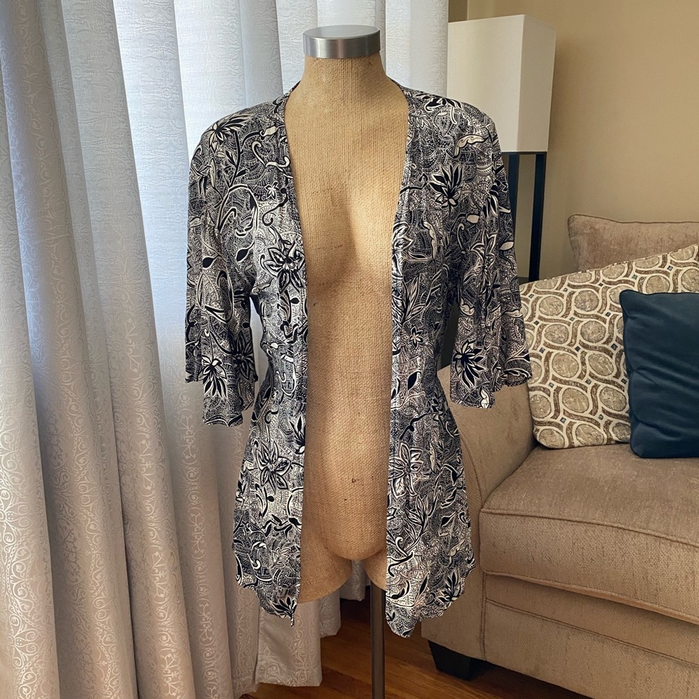 FLORAL KIMONO